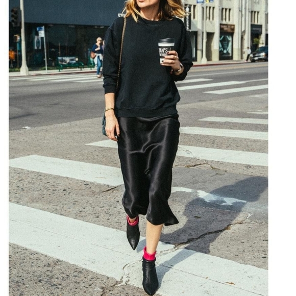 🔥LAST 1🔥NWT VICTORIA'S SECRET SATIN MIDI SKIRT - Picture 2 of 6